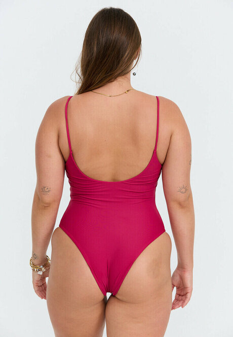 Maren Hemeon modelo erótico galería