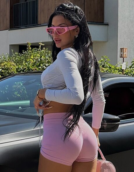 Nina Janova Miniatura