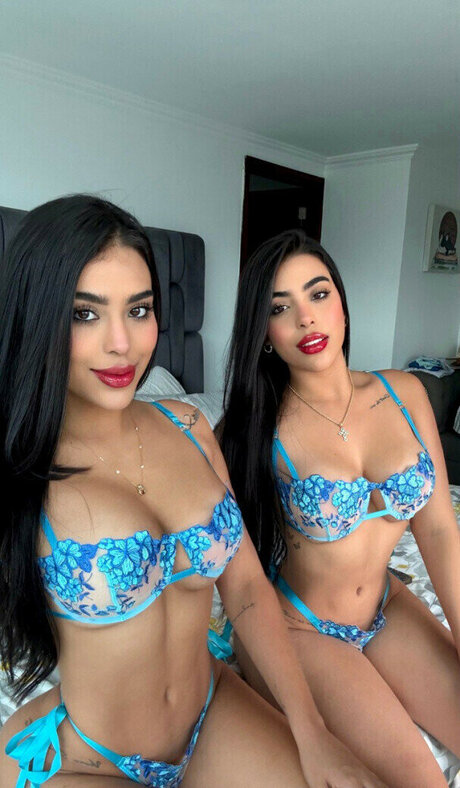 Gemelas A Ello model free galleries