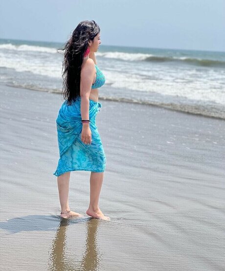 Riya Pandey star erotic picture