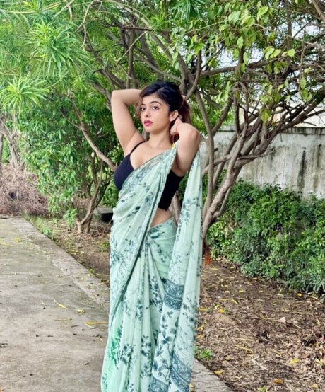 Riya Pandey perfect star galleries