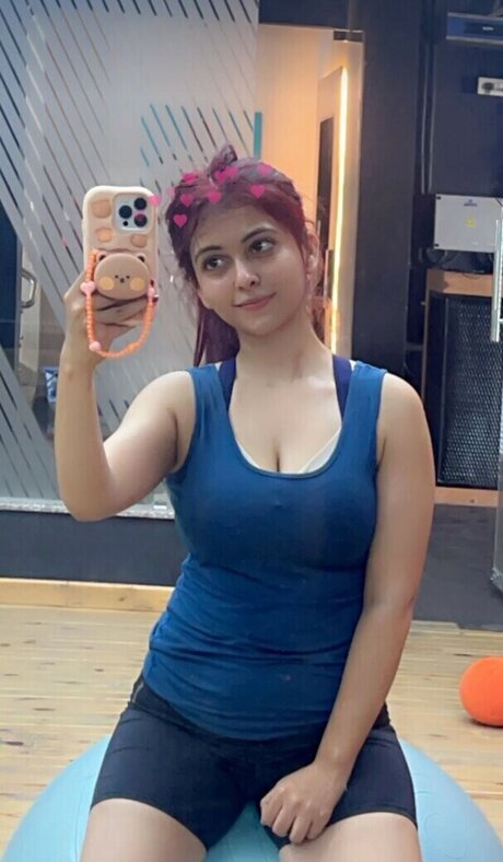 Riya Pandey sexy actress pics