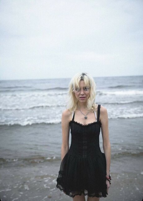 Sophie Powers modèle xxx images