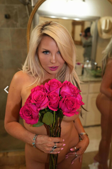 Sophie Swaney pornographic model img