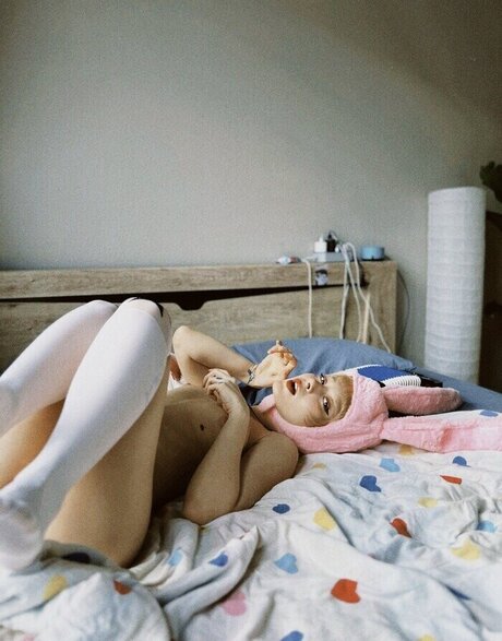 Polina Knyazeva desnudos estrella galerías