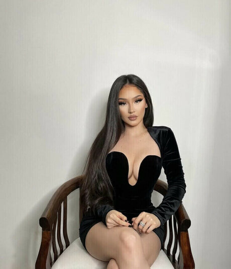 Bbyedith joli modèle des photos