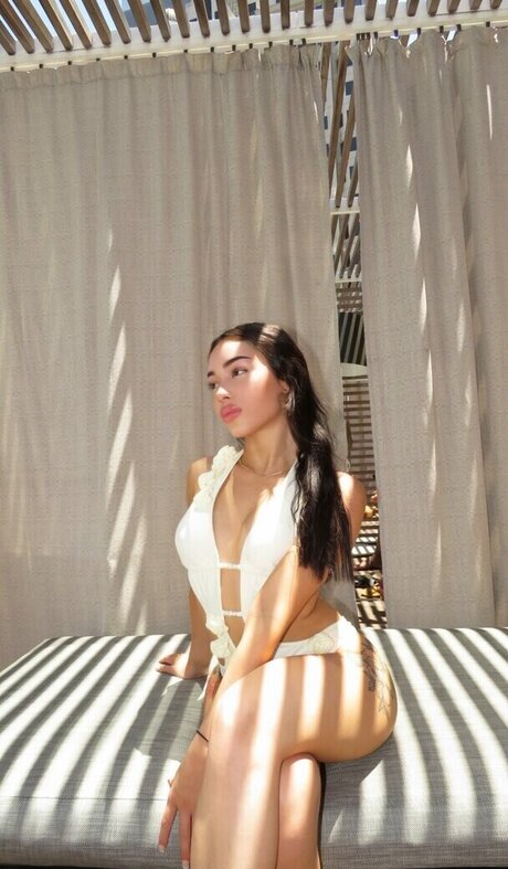 julbellaa model hot img