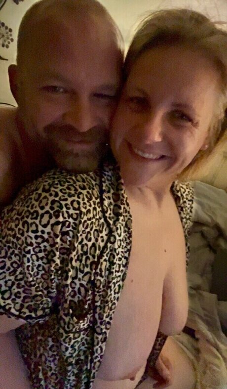 mmfluvah modèle chaud image