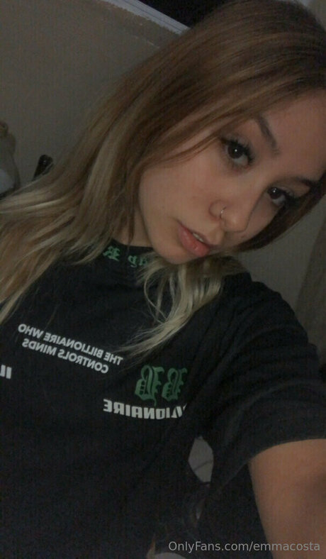 Emma Acosta modèle xxx archive