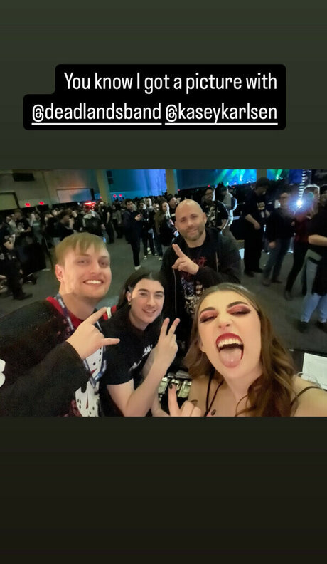 Kasey Karlsen modèle magnifique archive