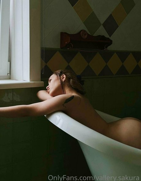 vallery sakura actrice artistique galeries