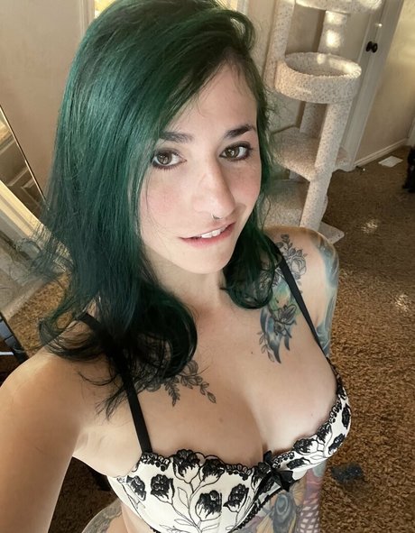 sentientbees2 pornstar pretty gallery