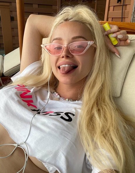 lizavdovina1 pornstar hot pic
