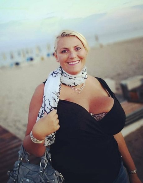 Laura Leonardi estrella porno hd fotos