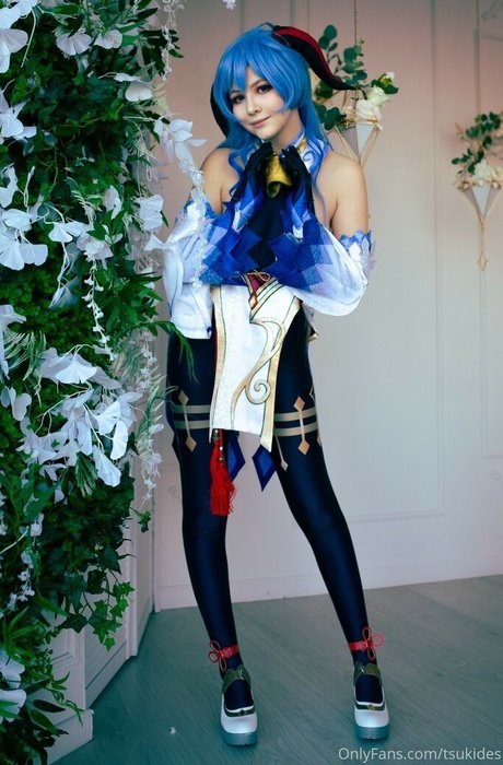 Tsukides bonita actriz foto