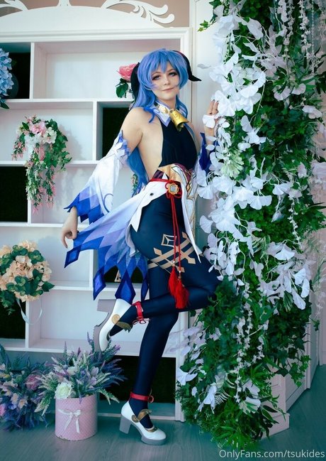 Tsukides hermosa actriz imágenes