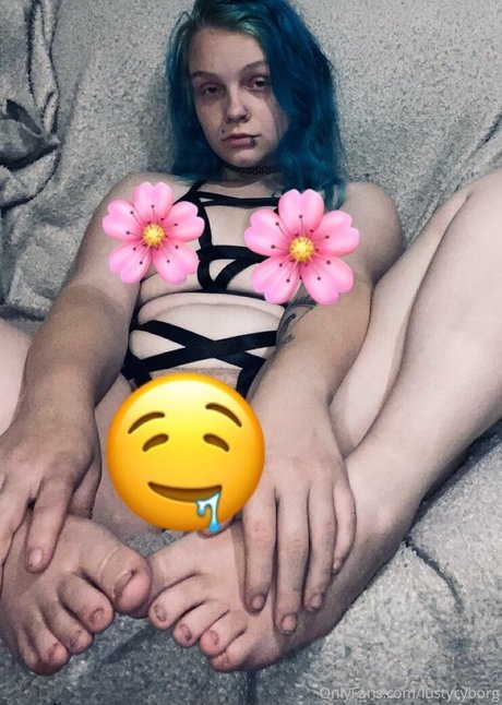 lustycyborg modèles nus des photos