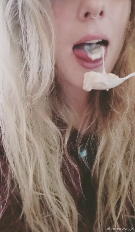 hornycavegirl star exclusive galeries