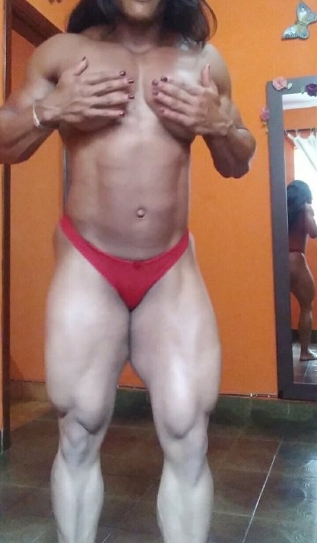 cristtina43 modèle magnifique img