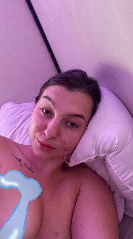 maggierayelle modelo de arte imagen