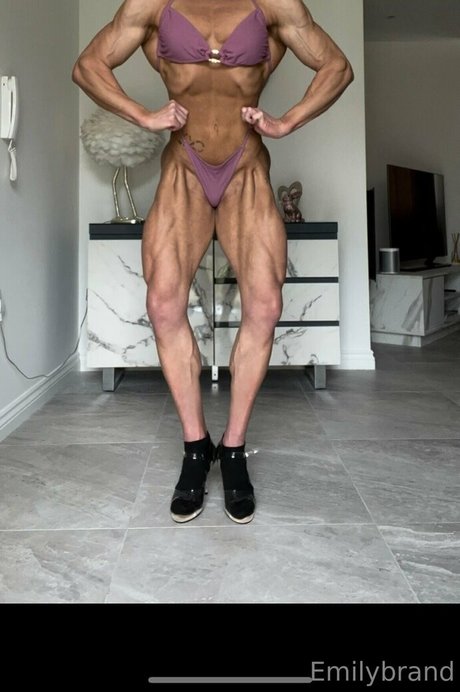 emilyjbrand98 modèle érotique photo