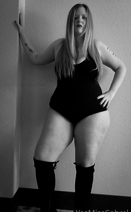 yesmisscabrel actrice de nus galeries