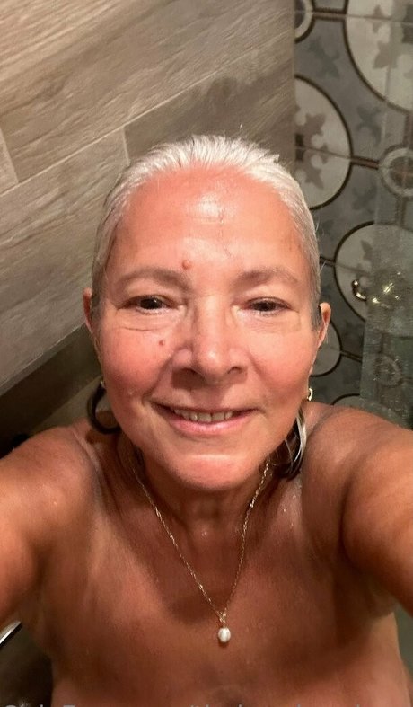 thebumbumbaroness estrella desnuda galerías