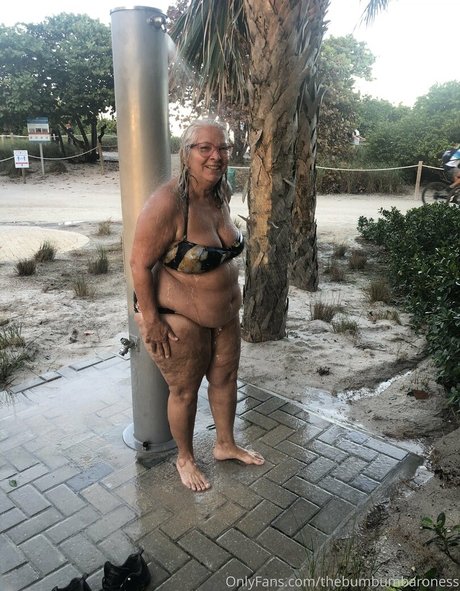 thebumbumbaroness actrice adulte images