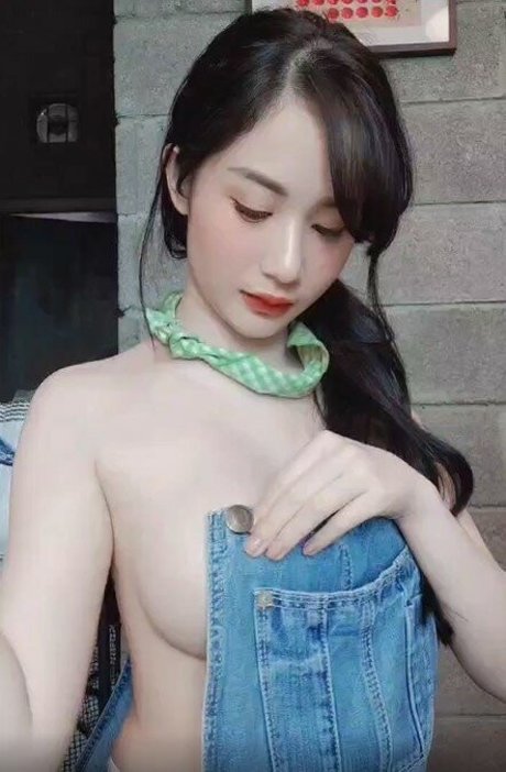 Akair Manita hermosa estrella porno galería