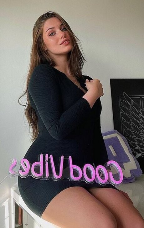 Fayesxh hd model images
