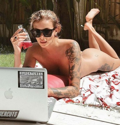 Daria Perel modèle érotique des photos