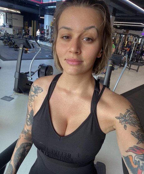 Daria Perel estrella desnuda fotos