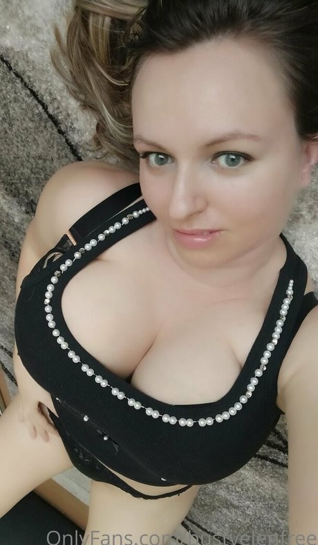 bustyelenfree sexo estrella porno archivo