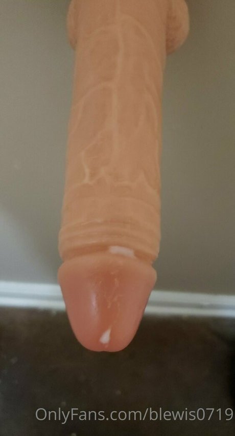 blewis0719 estrella exclusiva fotos