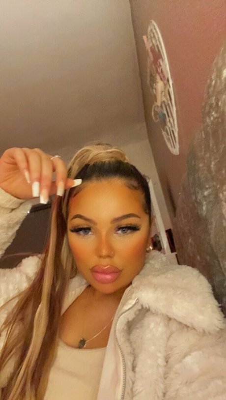 emilyexotics star du porno en haute qualité des photos