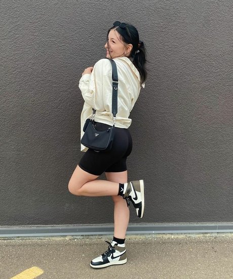 Sarao Sulli belle actrice galerie