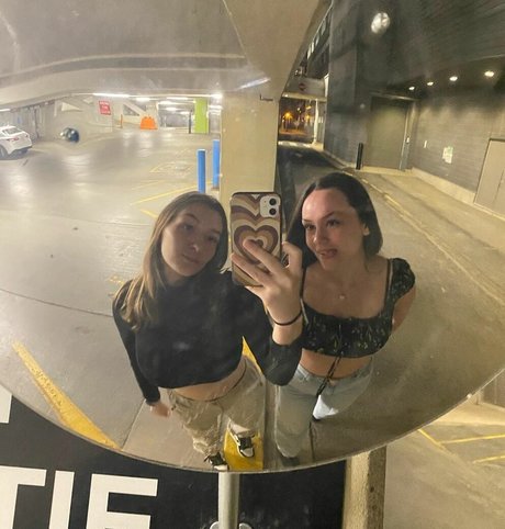 Sarao Sulli estrella porno adulto imagen