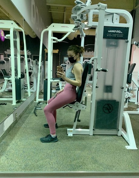 Sarao Sulli actrice de sexe galeries