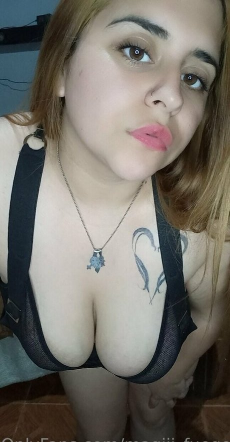 magiii fuego actrice sexy collection