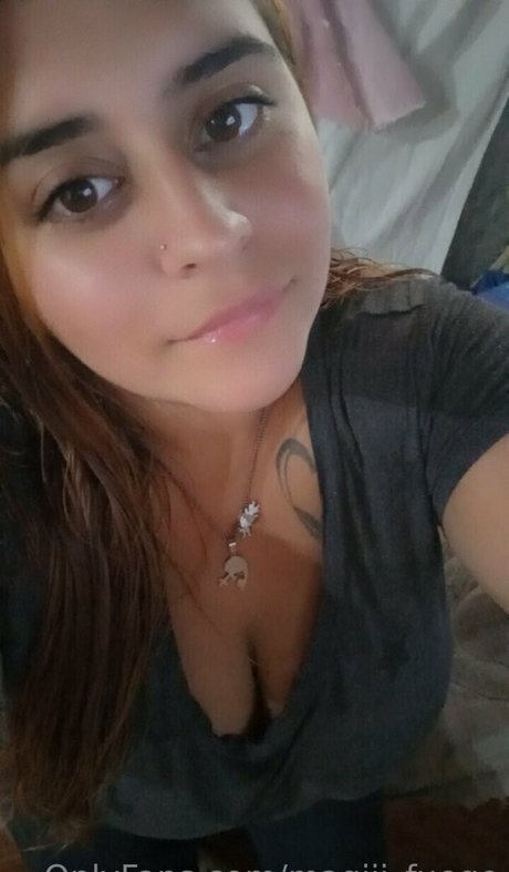 magiii fuego sexo modelo galería