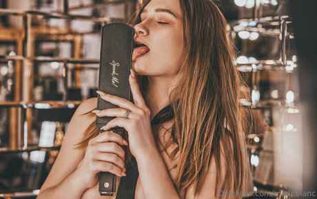 mialeblanc actriz atractiva galería