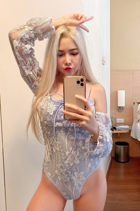 baibaifern estrella pornografica fotos