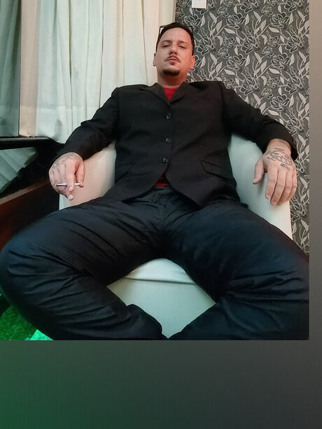 BK Favelado star exclusive pictures