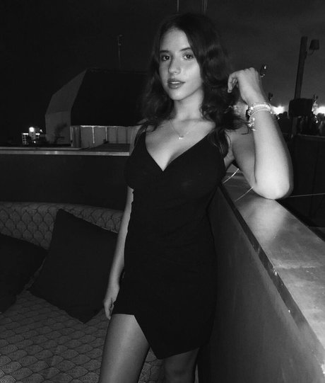 Yuval Hofesh modelo erótico galería