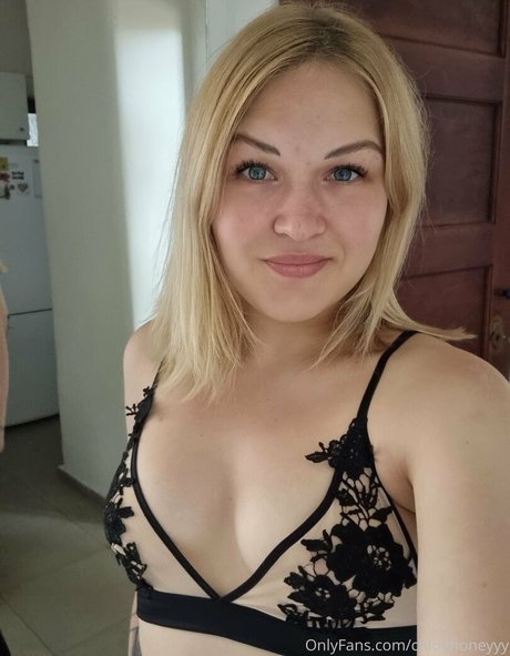 chloehoneyyy free star photo