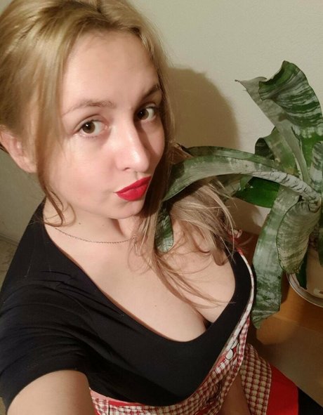 anna bellla haut modèle des photos