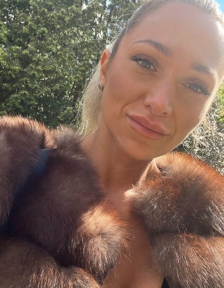 thickbabyzara art modèle des photos