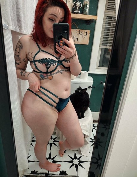 Sara Saphyre xxx pornstar pics