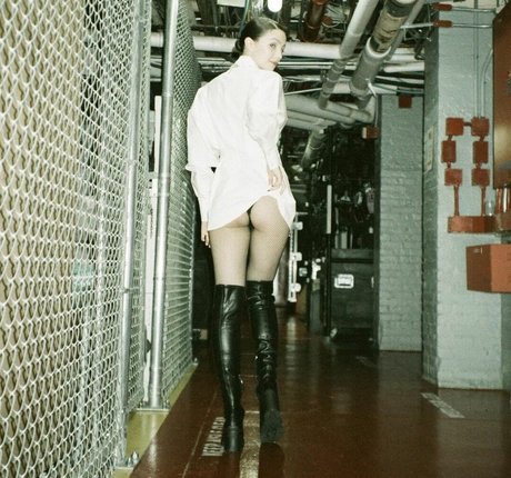 Ella Hunt actrice parfaite collection