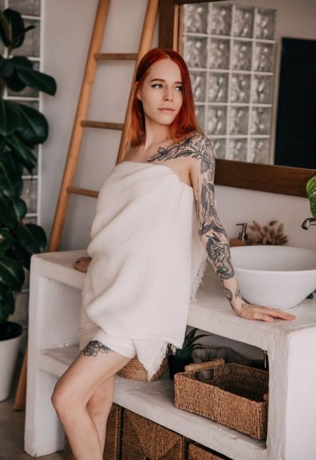 Denly actrice de nus photo